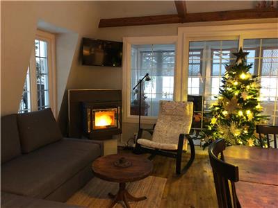 Beautiful 4 seasons cottage located on Lac St-Jean