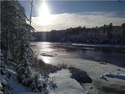 Le chalet de la riviere ouareau cottage by the river