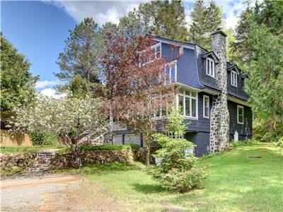Chalet du Pont-de-Fer - starting at 900$ per night for 6 bedrooms, 4 baths