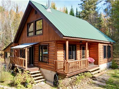 SAUF AU CHALET - LE BOIS ROND (SPA, CHUTES ET SENTIERS À 10 MINUTES DE MARCHE, 3 CHAMBRES FERMÉES)