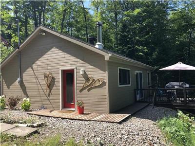 LE PETIT DOUILLET // Cozy cottage in the mountain with Lake access