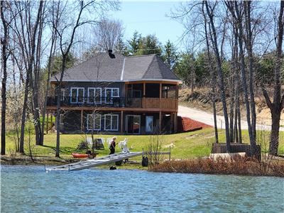 Chalet Toolboy / Bouchette/Blue sea/ St-Thrse-De-La-Gatineau/ Bord de l'eau