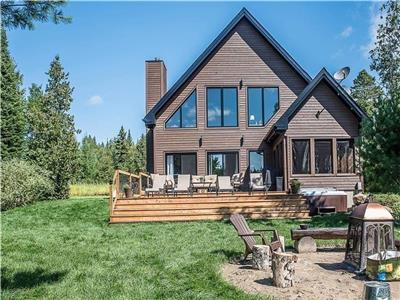 Magnifique Chalet rustique  louer sur le bord de la rivire OUAREAU,Chertsey CITQ #300266