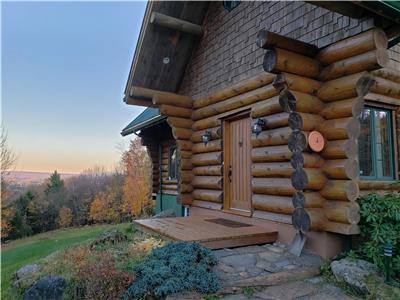 Gorgeous Log Home Available for Monthly Rental