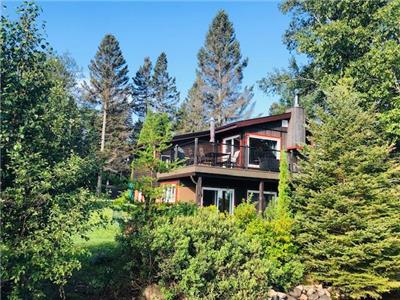 Chalet bord de lac, Le Refuge du lac Goth (monadressealouer com)