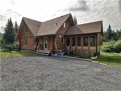 Log cabin with spa, Pignon sur rive  (monadressealouer com)