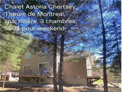 Chalet Astoria- bord de l'eau, Spa, Chertsey, Lanaudire, 6 pers., prix total 250 CAD/nuit