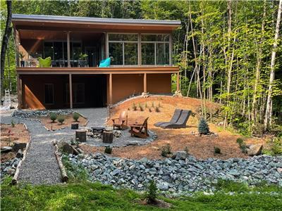 Chalet entre lac et montagne (accs priv au grand Lac Brompton)