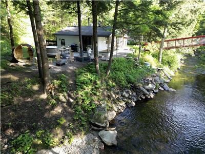 Le 88 Howard - Spa, Sauna, River & Cute Bridge!