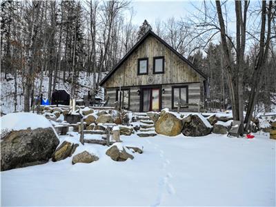 Chalet avec de nombreuses activits hivernales / 1,5 heure d'Ottawa