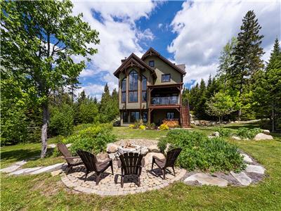 Chalet Alrek - Luxe, nature et spa dans Charlevoix