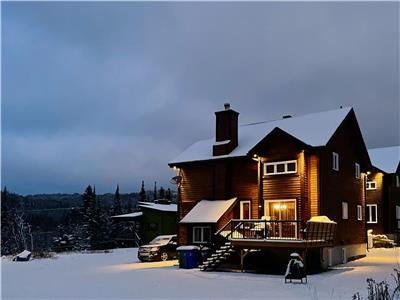 La cabane du Charpentier (station de ski le Valinouet/ Par national des Mont Valins)