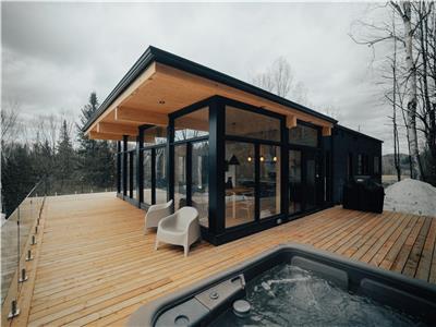 SKÖV-Tremblant | Stuning glass cabin & Spa |Suite Chalets tremblant Collection