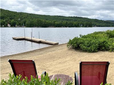 Au Buck du lac: La dtente sur le bord de l'eau en t et le paradis de la motoneige en hiver!