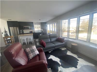 Exquisite, newly renovated, small cottage for rent in Lac-Brome