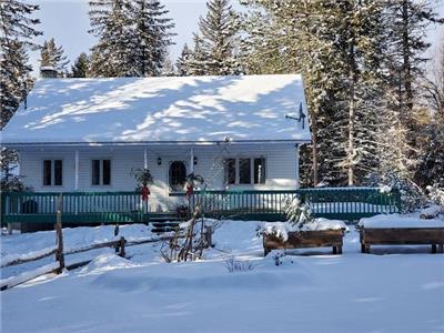 Chalet de l'Ours, surrounded by a forest and directly on the river.  Ideal for remote work (Fiber)