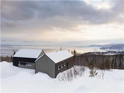 Le chalet  louer dans Charlevoix. Vue imprenable sur le fleuve (Cap--L'Aigle).2 jours pour 700$