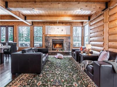 First Track Luxury Cottage at Lac Suprieur - Fully Equipped 5 Bedroom Log Cabin w/ Spa & Fireplace