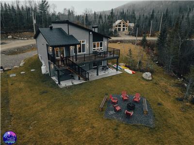 Chalet Aquila- SPA- Bord de l'eau- St-Cme