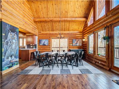 Chalet LE GRAND DUC - 5 BR Cottage w/ Hot Tub near Tremblant/Sleep 16