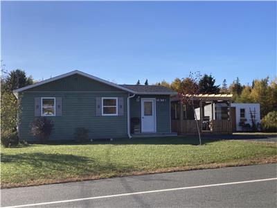 House 5 minute to the beach. 950$/week. wifi.  grocery 5 min.