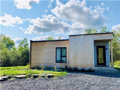 Cottage Eastern Townships Riverside
