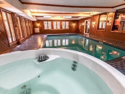 Castle Chalet House Genteman