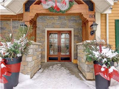 Condo - Ski in/Ski out- 3 chambres - Bois - Cercle-des-Cantons