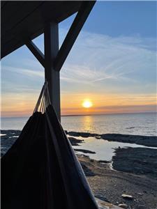 Le 87 au FLEUVE at Trois-Pistoles, Directly on the SEASHORE