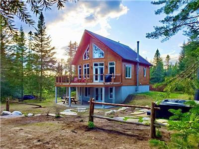 Private Getaway Spac w/ Outdoor Spa | St-Cme