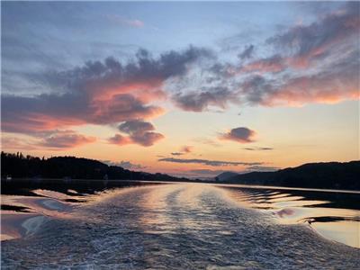 Le 374 au LAC  Saint-Mathieu-de-Rioux, Directement sur le bord du Lac