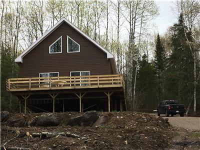Chalet  Vendre bord de l'eau, lac de 29 km carrs , terrain 65000 pieds carrs, garage,