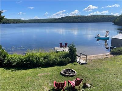 Chalet 4 saisons  louer Hautes Laurentides lac navigable bord de l'eau, VTT, MOTONEIGE