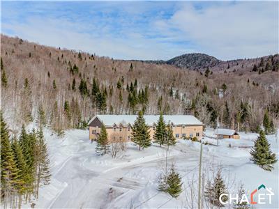 The chalet Du Rocher at Domaine Val-des-Lacs