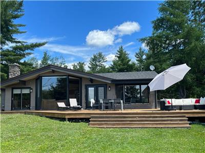 BEAU CHALET  RNOV AU BORD DE L'EAU, TENNIS