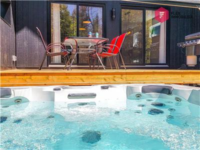 La Villa den-SPA de Portneuf | SPA priv, Foyer, Piscine, Sauna, Billards, Sentiers...