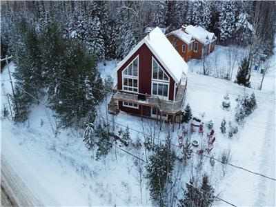 Chalet le Sommet- HOT TUB