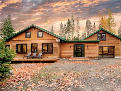 Chalet Familia waterfront in the heart of the Laurentians
