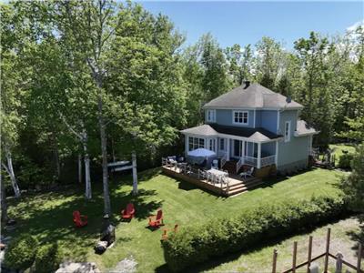 The cottage: in front of the amazing lac Saint-Jean