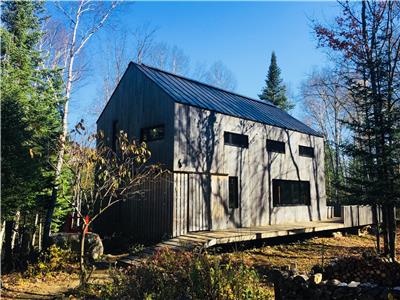 Chalet bord de l'eau Nature Sauvage