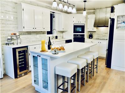 Getaway house farmhouse and contemporary  long term rental
