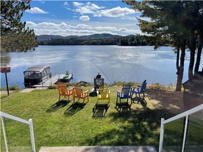 WOW, Chalet CHALEUREUX et confortable, bord-de-l 'eau navigable, location au mois