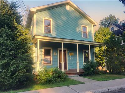 The heart of the village and tranquillity !