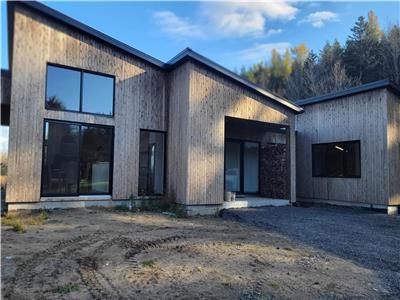 Chalet contemporain au village