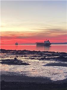 Vue magnifique  Saint-Nicolas sur le bord du fleuve avec plage prive.  10-15 min de Qubec.