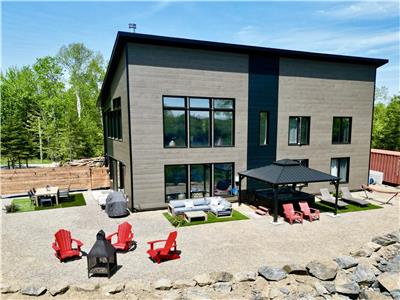 Neuf Chalet Luxueux avec vue Panoramique Plage de Sable-SPA-Salle de JEUX