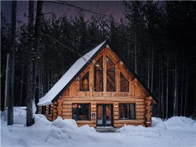 Log cabin with beach, hot tub, volleyball and +