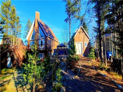 Incroyable chalet entier de 3 chambres  coucher-sauna + vue sur le lac + spa + barbecue (meilleur e