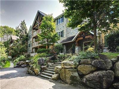 Magnifique Condo Bike In / Bike Out  - Ski In /Ski Out -  Ski Bromont