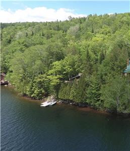 Chalet bord de l'eau lac Duhamel Mont-Tremblant